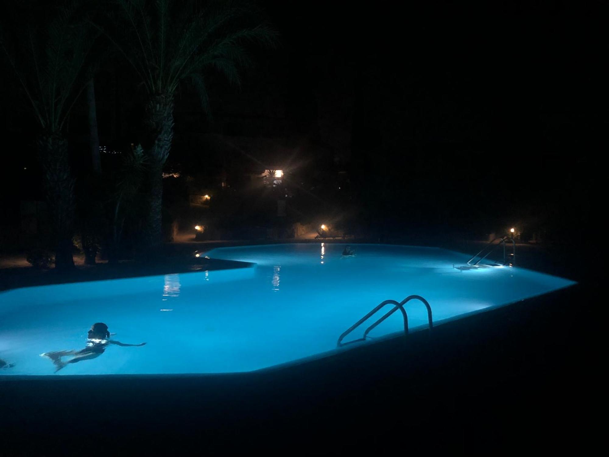 Newly Renovated- Regina Gardens 1, Venus Beach 500 M, Sea&Sunsets View, License Ooo7141 Paphos Kültér fotó
